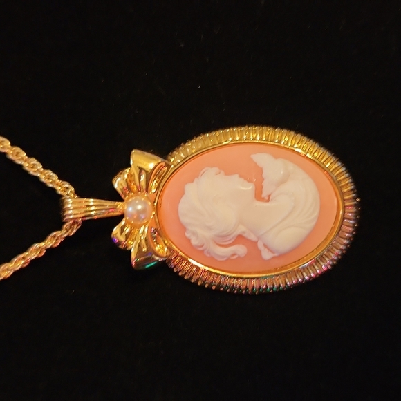Vintage, Avon, Faux Pearl Cameo Necklace - Picture 3 of 7